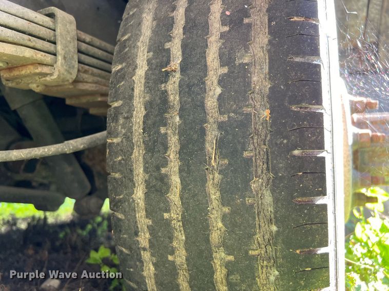 image for item MH9934 2014 Ford E350  shuttle bus