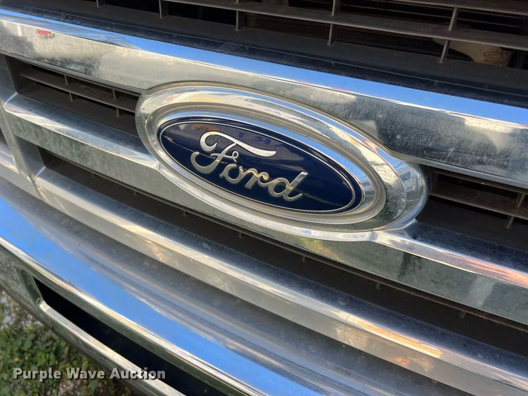 image for item MH9934 2014 Ford E350  shuttle bus