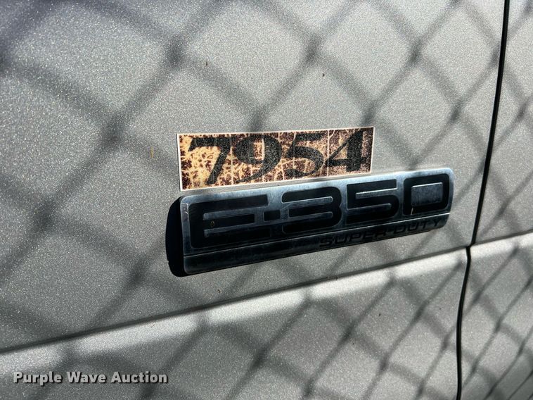 image for item MH9934 2014 Ford E350  shuttle bus