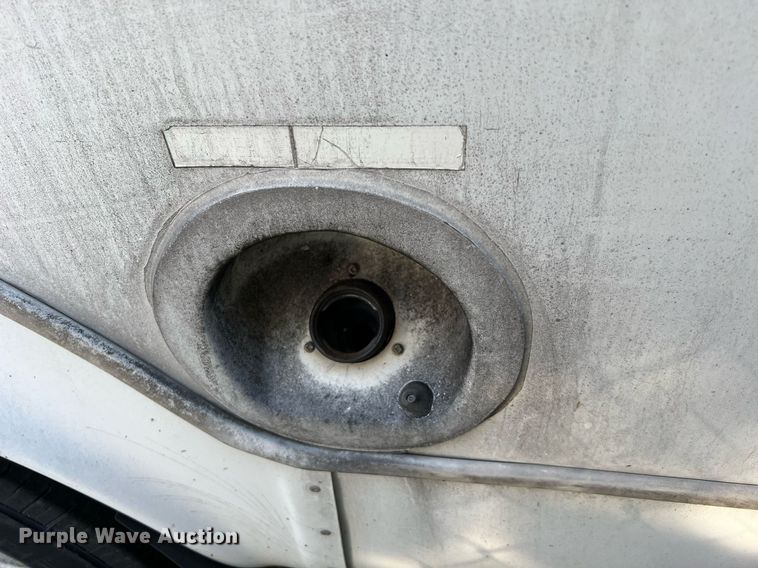 image for item MH9935 2008 Ford E450  shuttle bus