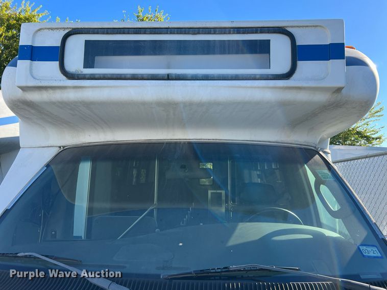 image for item MH9935 2008 Ford E450  shuttle bus