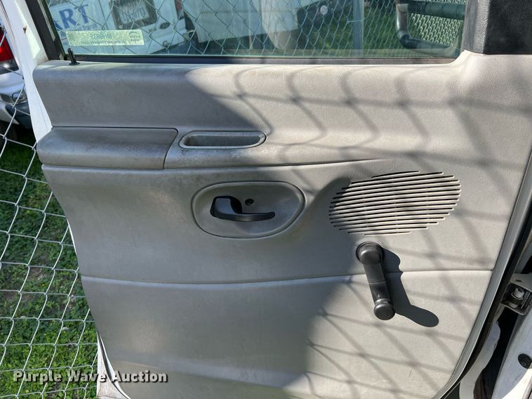 image for item MH9935 2008 Ford E450  shuttle bus