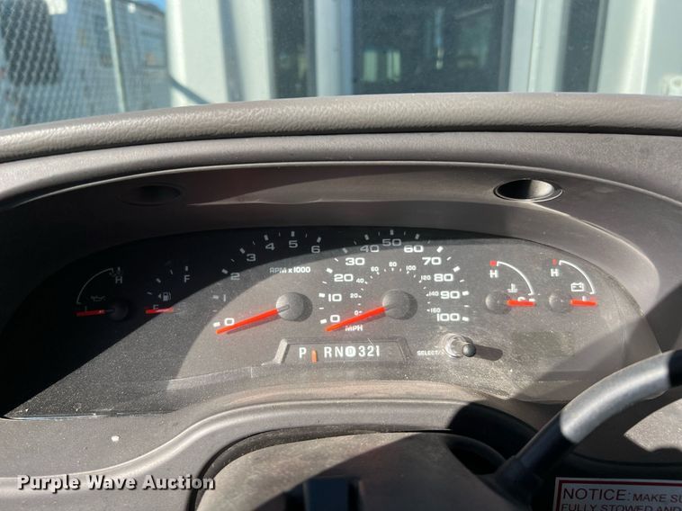 image for item MH9935 2008 Ford E450  shuttle bus