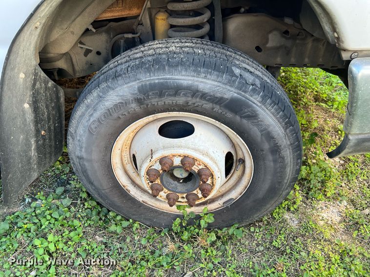 image for item MH9935 2008 Ford E450  shuttle bus