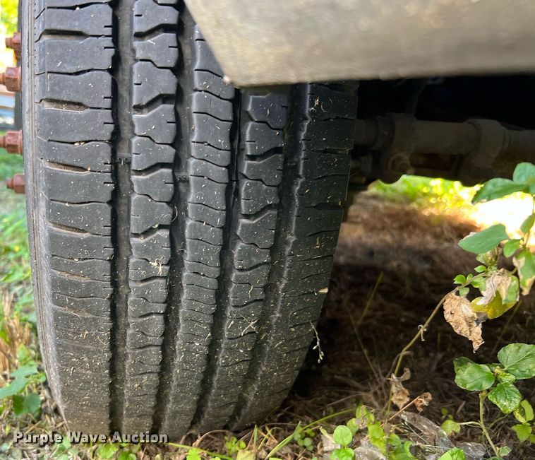 image for item MH9935 2008 Ford E450  shuttle bus