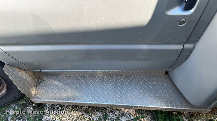 image for item MH9937 2011 Ford E450  shuttle bus