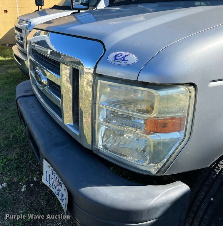 image for item MH9937 2011 Ford E450  shuttle bus