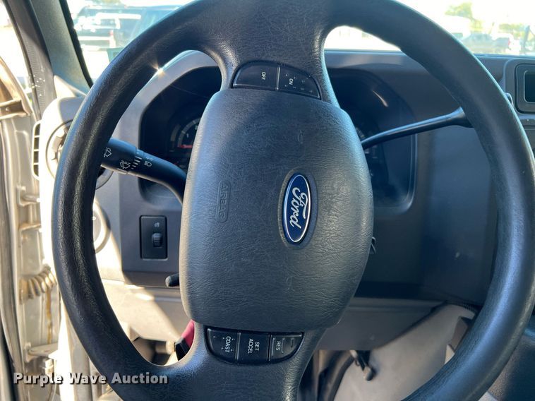 image for item MH9937 2011 Ford E450  shuttle bus