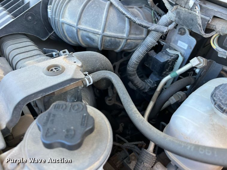 image for item MH9937 2011 Ford E450  shuttle bus