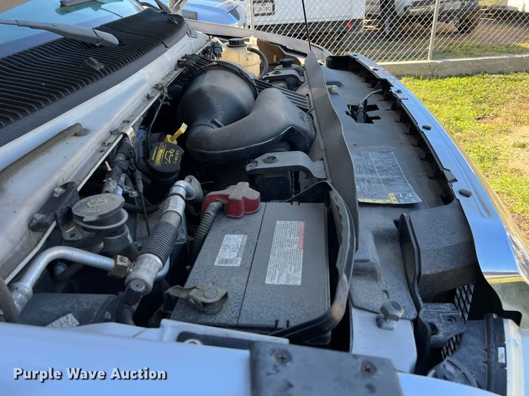 image for item MH9937 2011 Ford E450  shuttle bus