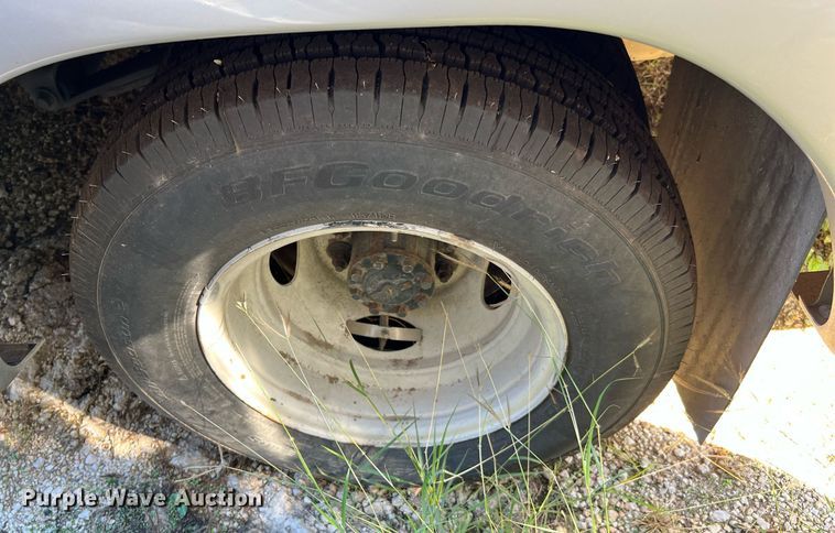 image for item MH9937 2011 Ford E450  shuttle bus