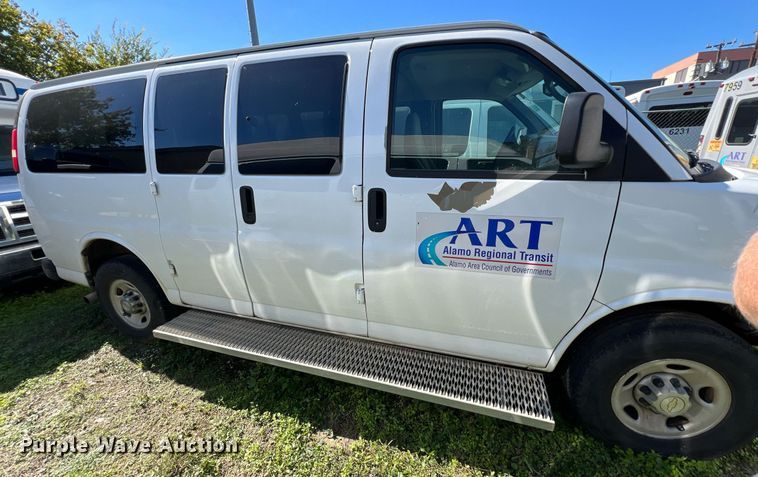 image for item MH9939 2008 Chevrolet Express 3500  van