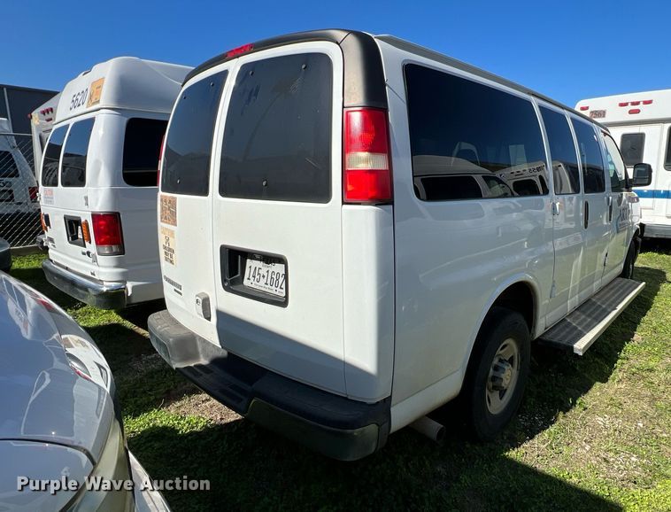 image for item MH9939 2008 Chevrolet Express 3500  van