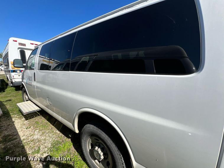 image for item MH9939 2008 Chevrolet Express 3500  van