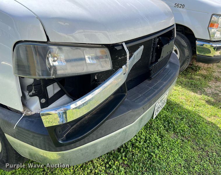 image for item MH9939 2008 Chevrolet Express 3500  van