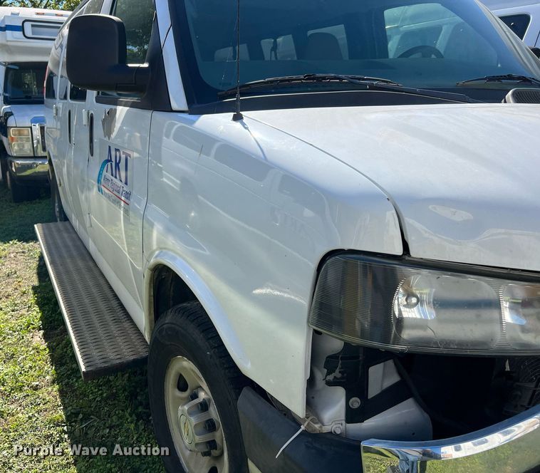 image for item MH9939 2008 Chevrolet Express 3500  van