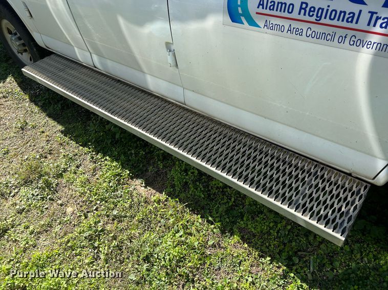 image for item MH9939 2008 Chevrolet Express 3500  van