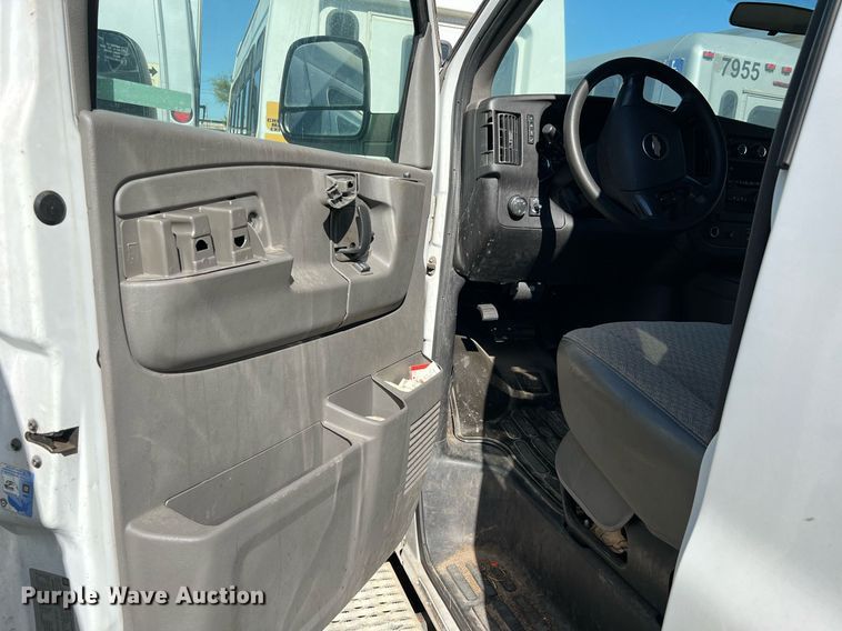 image for item MH9939 2008 Chevrolet Express 3500  van