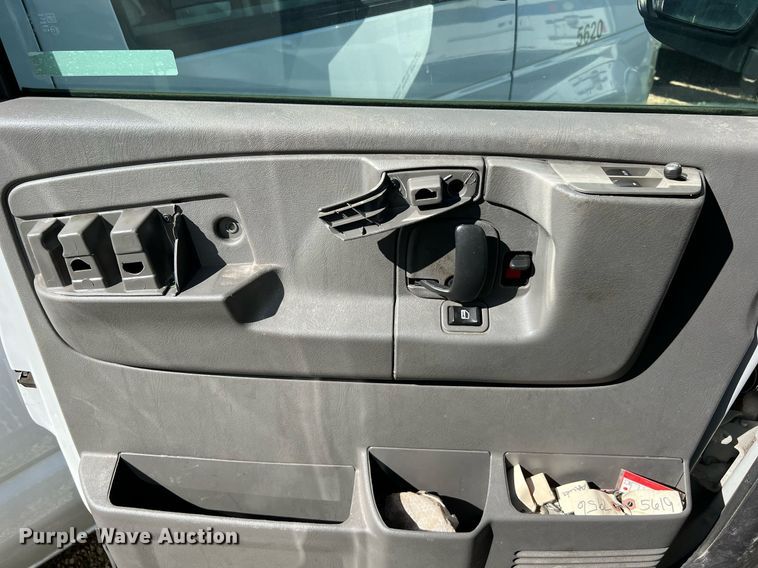 image for item MH9939 2008 Chevrolet Express 3500  van