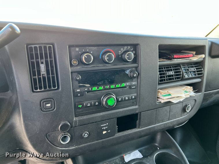 image for item MH9939 2008 Chevrolet Express 3500  van