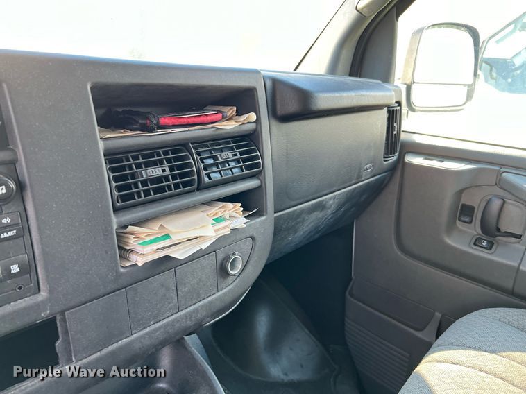 image for item MH9939 2008 Chevrolet Express 3500  van