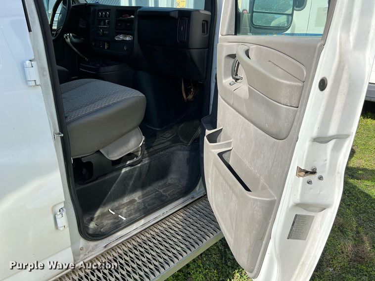 image for item MH9939 2008 Chevrolet Express 3500  van