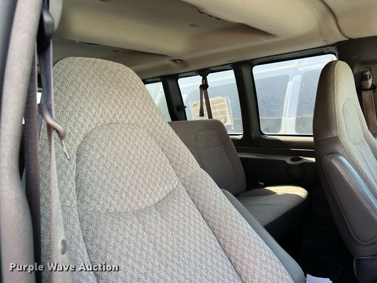 image for item MH9939 2008 Chevrolet Express 3500  van