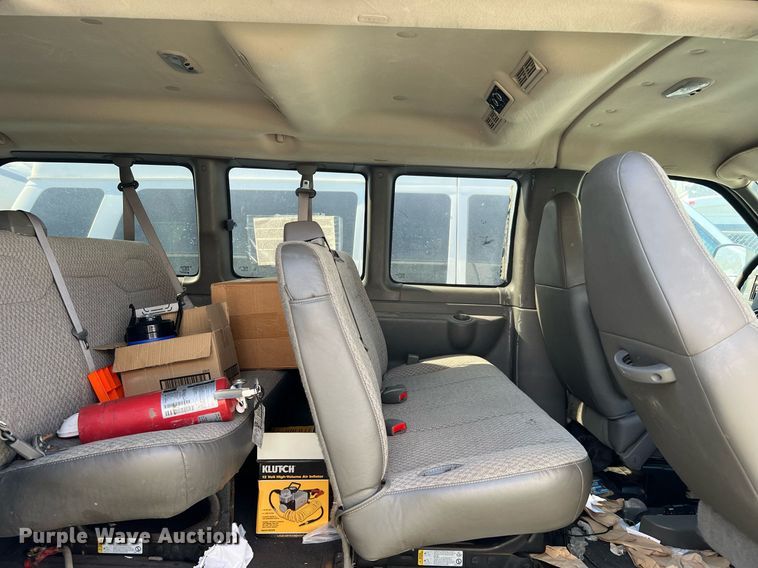 image for item MH9939 2008 Chevrolet Express 3500  van