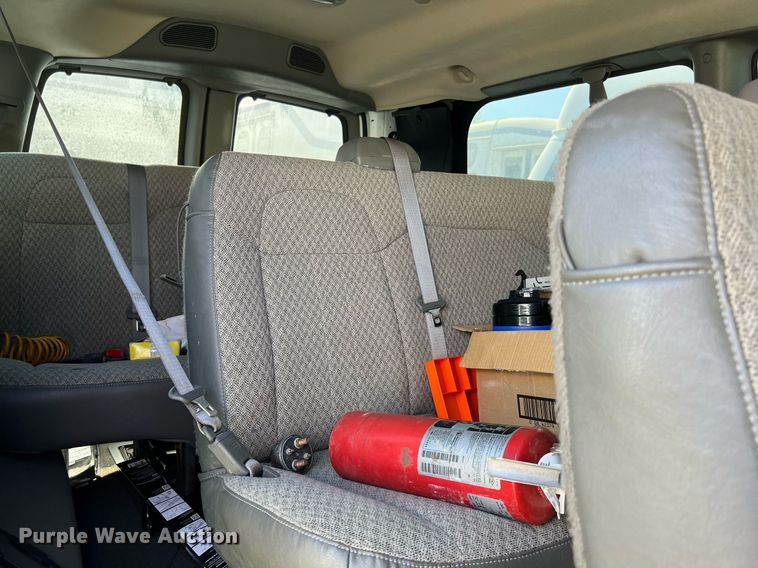 image for item MH9939 2008 Chevrolet Express 3500  van