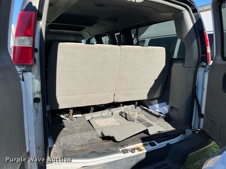 image for item MH9939 2008 Chevrolet Express 3500  van