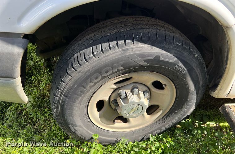image for item MH9939 2008 Chevrolet Express 3500  van