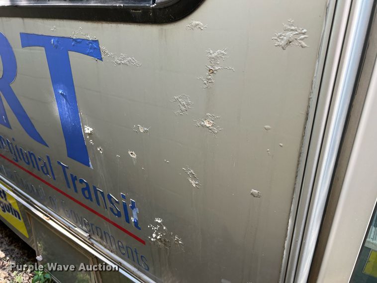 image for item MH9940 2011 Ford E450  shuttle bus