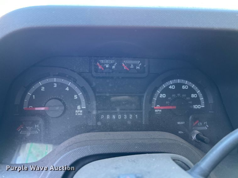 image for item MH9940 2011 Ford E450  shuttle bus