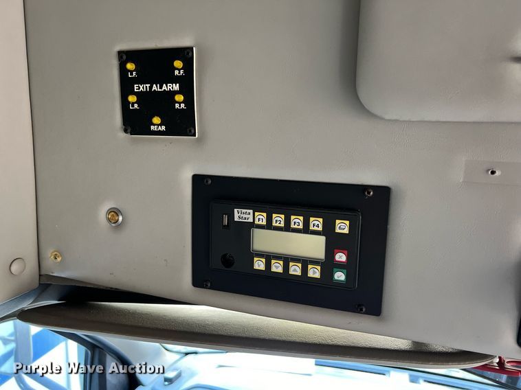 image for item MH9940 2011 Ford E450  shuttle bus