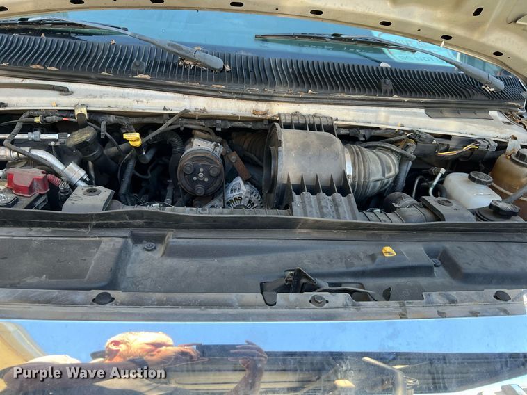 image for item MH9940 2011 Ford E450  shuttle bus