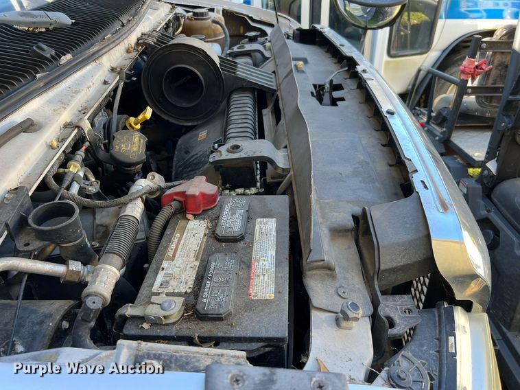 image for item MH9940 2011 Ford E450  shuttle bus