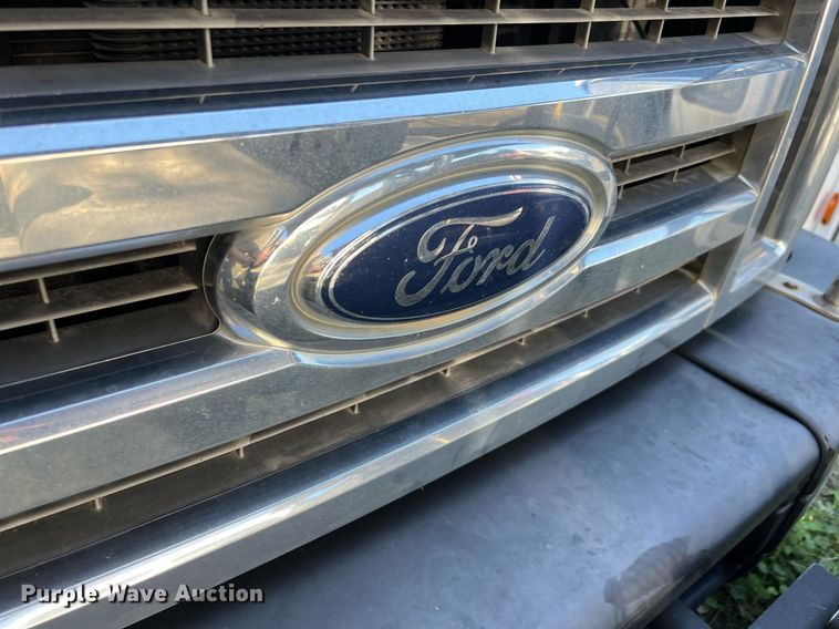 image for item MH9940 2011 Ford E450  shuttle bus