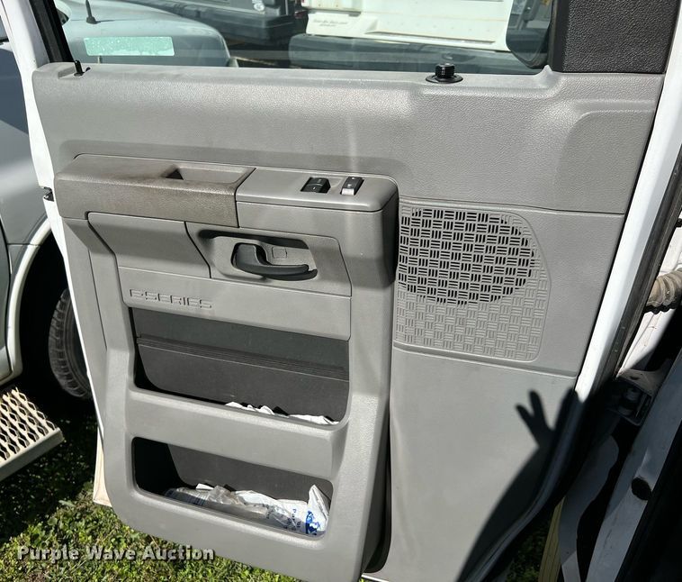 image for item MH9941 2014 Ford E350  van