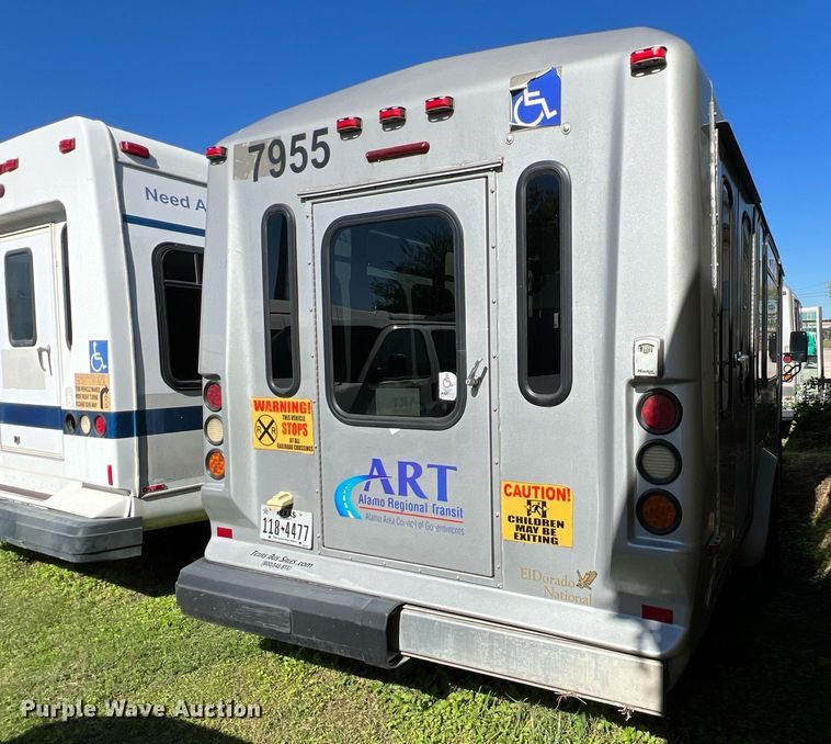 image for item MH9942 2014 Ford E350  shuttle bus