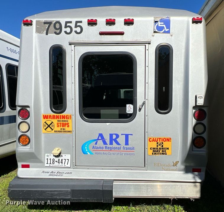 image for item MH9942 2014 Ford E350  shuttle bus