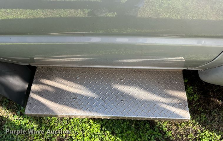 image for item MH9942 2014 Ford E350  shuttle bus