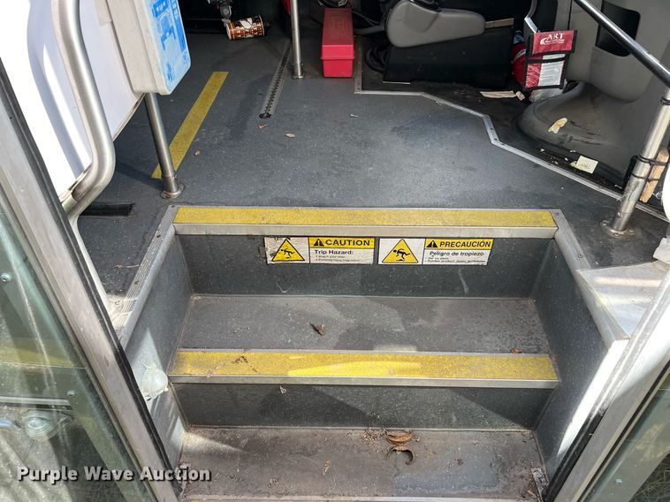 image for item MH9942 2014 Ford E350  shuttle bus