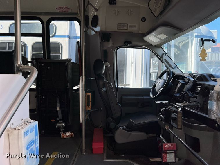 image for item MH9942 2014 Ford E350  shuttle bus