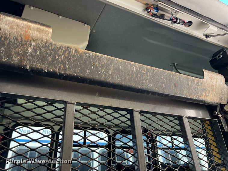 image for item MH9942 2014 Ford E350  shuttle bus