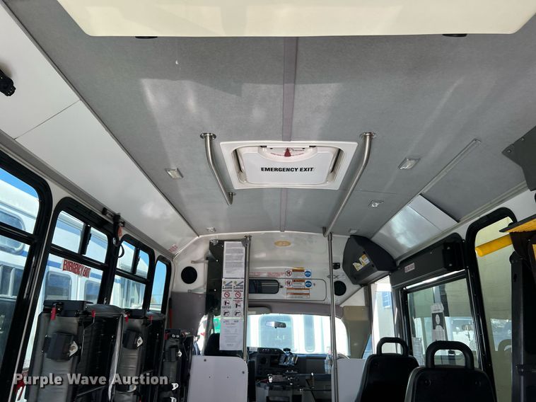 image for item MH9942 2014 Ford E350  shuttle bus