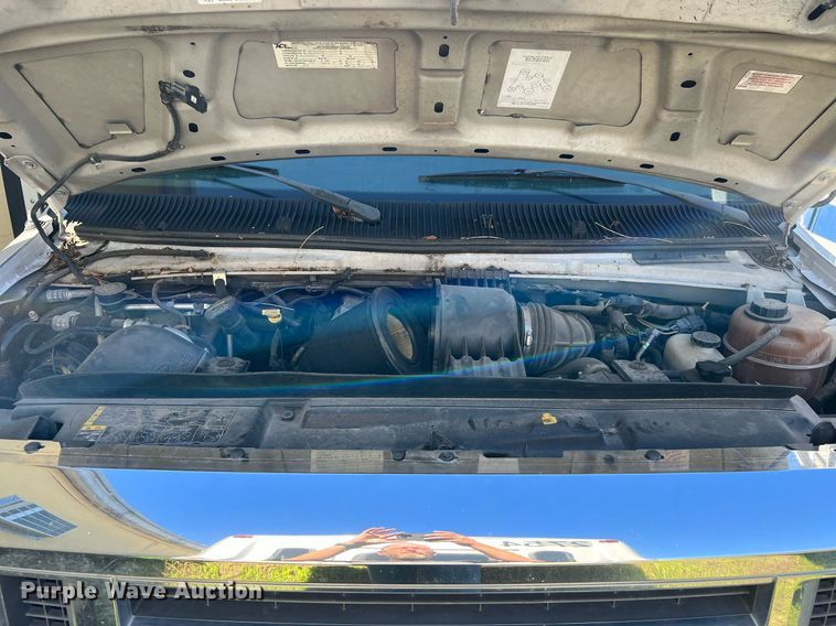 image for item MH9942 2014 Ford E350  shuttle bus