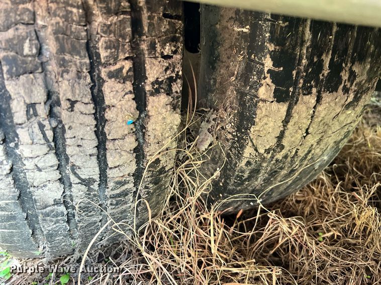 image for item MH9942 2014 Ford E350  shuttle bus