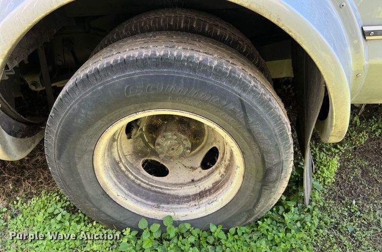 image for item MH9942 2014 Ford E350  shuttle bus