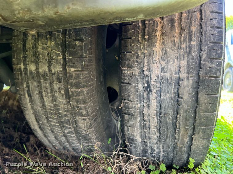 image for item MH9942 2014 Ford E350  shuttle bus