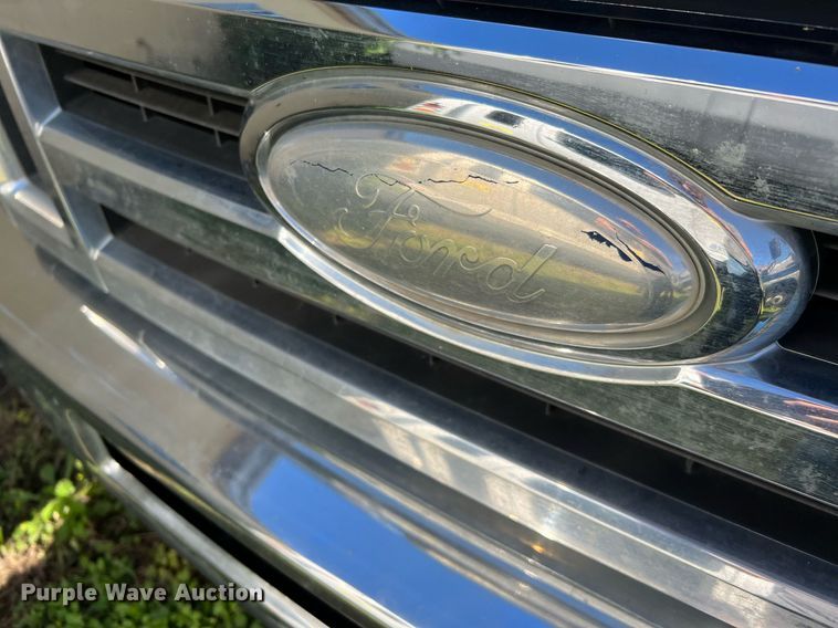 image for item MH9942 2014 Ford E350  shuttle bus